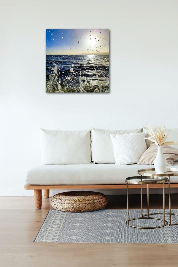 Lebenselixier – Leinwandbild mit spritzendem Wasser am Meer