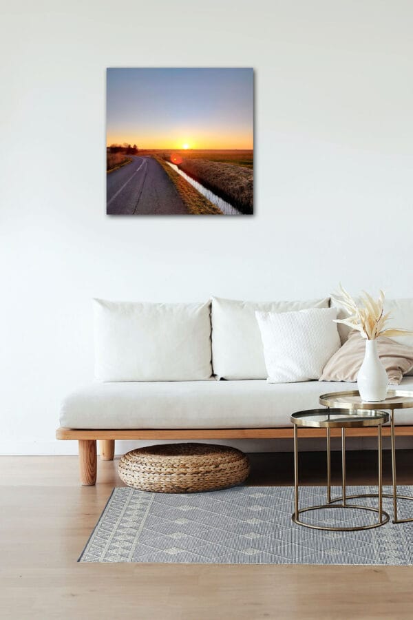 Goldener Horizont – Leinwandbild Sonnenuntergang auf dem Land