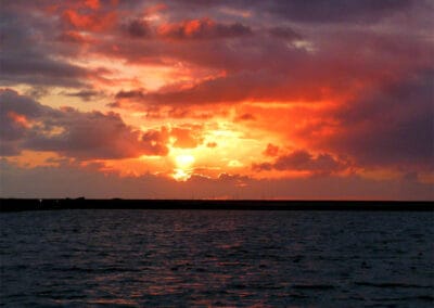 Himmelsbrand – Leinwandbild mit dramatischem Sonnenuntergang